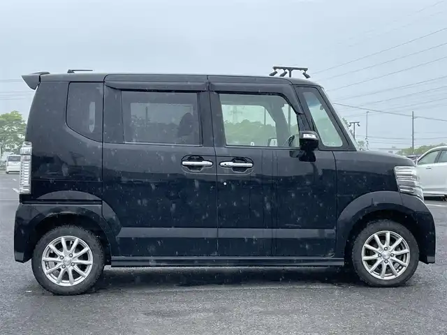 ホンダ Ｎ ＢＯＸ カスタム G SSパッケージ 道央・札幌 2013(平25)年 7万km クリスタルブラックパール ４WD/社外メモリーナビ/CD/DVD/SD/フルセグ/社外フリップダウンモニター/横滑り防止装置/バックカメラ/ドライブレコーダー/ECONモード/両側パワースライドドア/革巻きステアリング/ステアリングリモコン/プッシュスタート/スマートキー/LEDヘッドライト/オートライト/フォグランプ/電動格納ミラー/ヒーテッドドアミラー/ウィンカーミラー/純正フロアマット/ドアバイザー/スペアキー/社外エンジンスターター