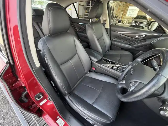 日産 スカイライン ハイブリッド 350GT Type P 東京都 2016(平28)年 5.3万km ラディアントレッド 純正ナビ　/全周囲カメラ　/ドライブレコーダー/アダプティブクルーズコントロール　/パワーシート　/ヒートシーター　/シートポジションメモリー　/エマージェンシーブレーキ　/ドライブモード　/横滑り制御機能　/プッシュスタート　/ＥＴＣ/オートアウェイ機能/電動チルト&テレスコ調整