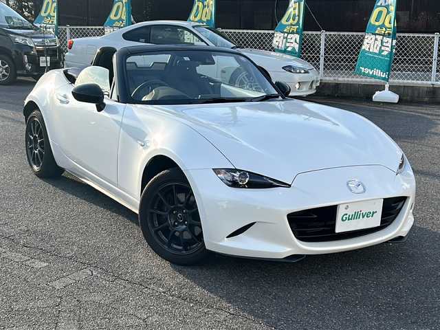 マツダ ロードスター 990S 愛知県 2023(令5)年 1.3万km スノーフレイクホワイトパールマイカ 禁煙車/ワンオーナー/特別仕様車/6速MT/ブレンボキャリパー/レイズ製16インチアルミホイール/純正オーディオ/USB・AUX/FM・AM/ETC/アドバンストスマートシティブレーキサポート/車線逸脱警報（LDWS）/BSM/パーキングセンサー/横滑り防止（DSC）/LEDオートライト/フロアマット/プッシュスタート/革巻きステアリング/ステアリングスイッチ/スマートキー×2/取扱説明書/保証書