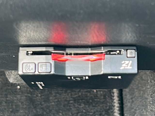マツダ ロードスター 990S 愛知県 2023(令5)年 1.3万km スノーフレイクホワイトパールマイカ 禁煙車/ワンオーナー/特別仕様車/6速MT/ブレンボキャリパー/レイズ製16インチアルミホイール/純正オーディオ/USB・AUX/FM・AM/ETC/アドバンストスマートシティブレーキサポート/車線逸脱警報（LDWS）/BSM/パーキングセンサー/横滑り防止（DSC）/LEDオートライト/フロアマット/プッシュスタート/革巻きステアリング/ステアリングスイッチ/スマートキー×2/取扱説明書/保証書