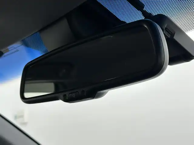 ホンダ ヴェゼル ハイブリッド RS ホンダセンシング 熊本県 2017(平29)年 7.8万km クリスタルブラックパール 純正ナビVXM-185VFNi（ＣＤ・ＤＶＤ・フルセグ・ＢＴ・ＳＤ・ｉｐｏｄ）/バックカメラ　/純正前方ドライブレコーダー　/ビルトインＥＴＣ　/前席シートヒーター　/純正フロントエアロ　/ホンダセンシング/・衝突軽減ブレーキ/・レーダークルーズコントロール/・レーンキープアシスト/・先行車発進お知らせ機能/・路外逸脱制御機能/・標識認識システム/横滑り防止/オートブレーキホールド/パドルシフト/ドアバイザー/ハーフレザーシート/純正フロアマット/純正１８インチAW/オートライト/LEDヘッドライト/フォグライト/スマートキー/プッシュスタート/スペアキー1本/取扱説明書