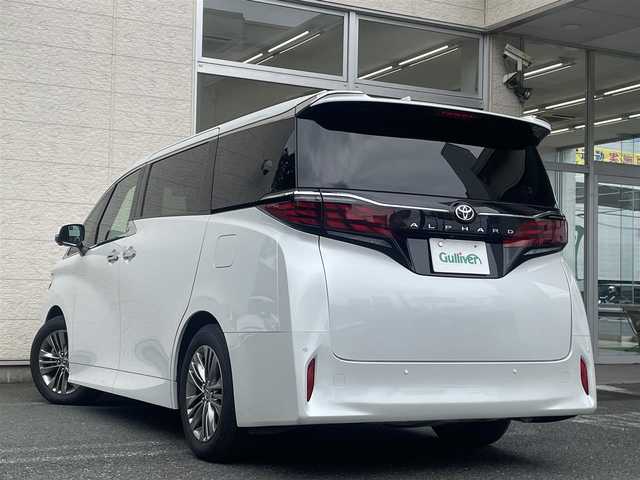 トヨタ アルファード Z 埼玉県 2024(令6)年 0.8万km プラチナホワイトパールマイカ /ワンオーナー//左右独立ムーンルーフ//純正メモリナビ//フルセグTV//全方位モニター//フリップダウンモニター//黒レザーシート//前2席パワーシート//前席&2列目シートヒーター//前席&2列目エアシート//2ndシートオットマン//両側パワースライドドア//パワーバックドア//アダプティブクルーズコントロール//ビルトインETC//スマートキー×2//LEDヘッドライト/LEDフォグ//デジタルインナーミラー//PCS/LDA/BSM//RCTA/PKSB/RSA//クリアランスソナー//W.サイド.カーテンエアバッグ//ABS/横滑り防止装置//オートライト/オートハイビーム//革巻きコンビステアリング//プライバシーガラス//純正18インチAW//新車時保証書//ユーザーガイド