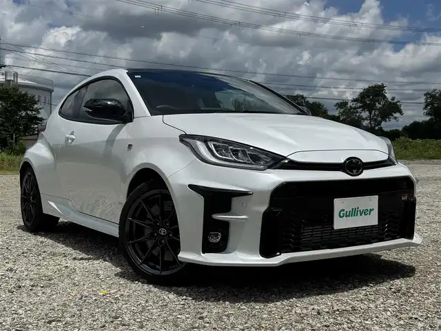 トヨタ ＧＲヤリス RZ ハイパフォーマンス 兵庫県 2023(令5)年 0.4万km プラチナホワイトパールマイカ 純正ナビ/JBLサウンド/バックカメラ/ETC2.0/Bluetooth接続可/純正BBS製18インチAW/ハーフレザーシート/LEDヘッドライト/レーダークルコン/スマートキー/ヘッドアップディスプレイ/トヨタセーフティセンス