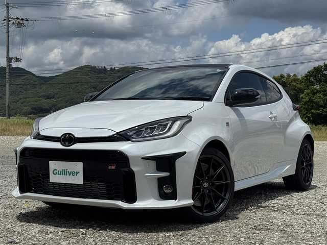 トヨタ ＧＲヤリス RZ ハイパフォーマンス 兵庫県 2023(令5)年 0.4万km プラチナホワイトパールマイカ 純正ナビ/JBLサウンド/バックカメラ/ETC2.0/Bluetooth接続可/純正BBS製18インチAW/ハーフレザーシート/LEDヘッドライト/レーダークルコン/スマートキー/ヘッドアップディスプレイ/トヨタセーフティセンス