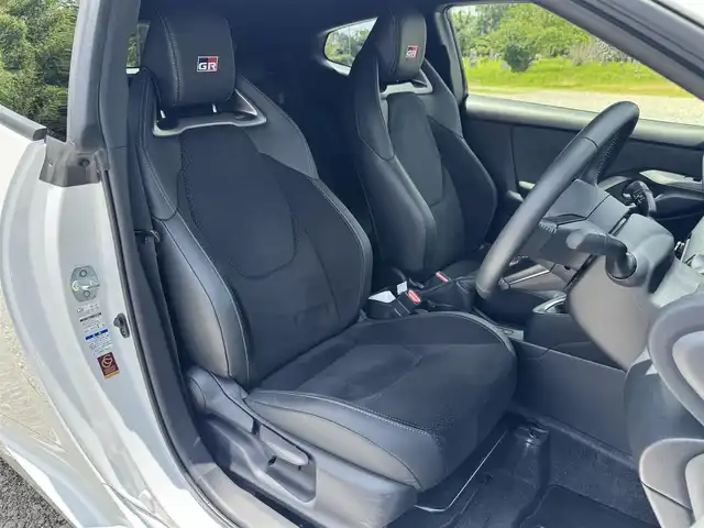 トヨタ ＧＲヤリス RZ ハイパフォーマンス 兵庫県 2023(令5)年 0.4万km プラチナホワイトパールマイカ 純正ナビ/JBLサウンド/バックカメラ/ETC2.0/Bluetooth接続可/純正BBS製18インチAW/ハーフレザーシート/LEDヘッドライト/レーダークルコン/スマートキー/ヘッドアップディスプレイ/トヨタセーフティセンス