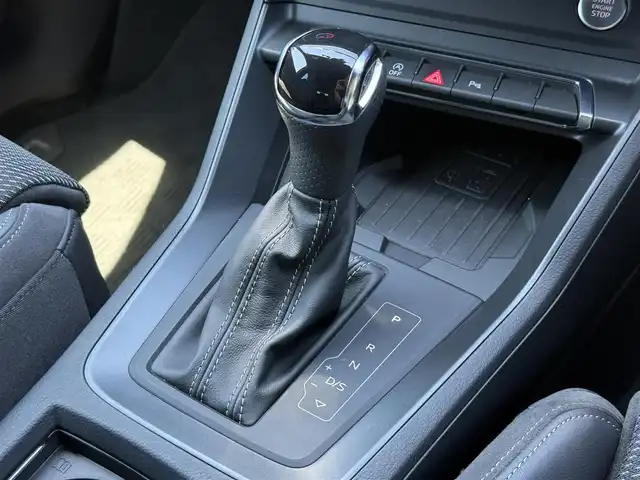 アウディ アウディ Ｑ３ SB 35TFSI Sライン 静岡県 2020(令2)年 4.3万km グレー アシスタンスパッケージ/・アダプティブクルーズアシスト/・エマージェンシーアシスト/・ハイビームアシスト/・サイドアシスト/・リヤクロストラフィックアシスト/ベーシックパッケージ/・シートヒーター（フロント）/・シート電動調整機能（フロント）/・ステアリングホイール3スポークレザー/ マルチファンクションパドルシフトフラットボトム/・オートマチックテールゲート/・アウディホールドアシスト/・ランバーサポート4ウェイ（フロント）/ハーフレザーシート/バーチャルコックピット/MMI/(Bluetooth/CarPlay/USB)/360°カメラ/ETC2.0/ドライブレコーダー/保証書/取説/スペアキー