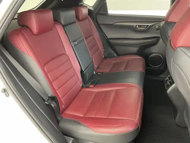 レクサス ＮＸ 300h Fスポーツ 愛知県 2015(平27)年 6.4万km ソニッククォーツ 純正ナビ　フルセグＴＶ　ムーンルーフ　バックカメラ　電動格納リアシート　赤革　ベンチレーション　シートヒーター　３眼ＬＥＤヘッドライト　衝突軽減　前後ドラレコ　ＥＴＣ　ブルーレイ再生　ｎａｎｏｅ　禁煙　スぺアタイヤあり