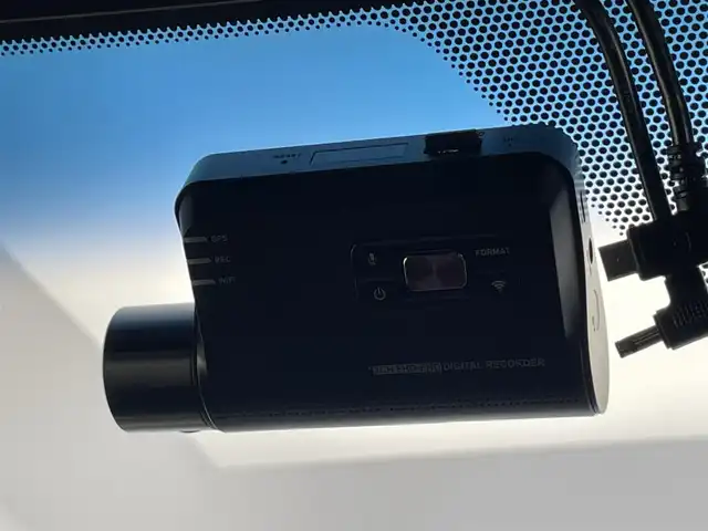 レクサス ＮＸ 300h Fスポーツ 愛知県 2015(平27)年 6.4万km ソニッククォーツ 純正ナビ　フルセグＴＶ　ムーンルーフ　バックカメラ　電動格納リアシート　赤革　ベンチレーション　シートヒーター　３眼ＬＥＤヘッドライト　衝突軽減　前後ドラレコ　ＥＴＣ　ブルーレイ再生　ｎａｎｏｅ　禁煙　スぺアタイヤあり