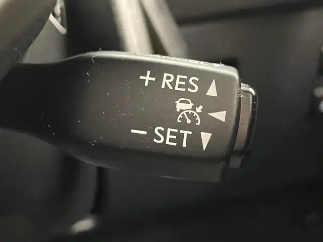 レクサス ＮＸ 300h Fスポーツ 愛知県 2015(平27)年 6.4万km ソニッククォーツ 純正ナビ　フルセグＴＶ　ムーンルーフ　バックカメラ　電動格納リアシート　赤革　ベンチレーション　シートヒーター　３眼ＬＥＤヘッドライト　衝突軽減　前後ドラレコ　ＥＴＣ　ブルーレイ再生　ｎａｎｏｅ　禁煙　スぺアタイヤあり