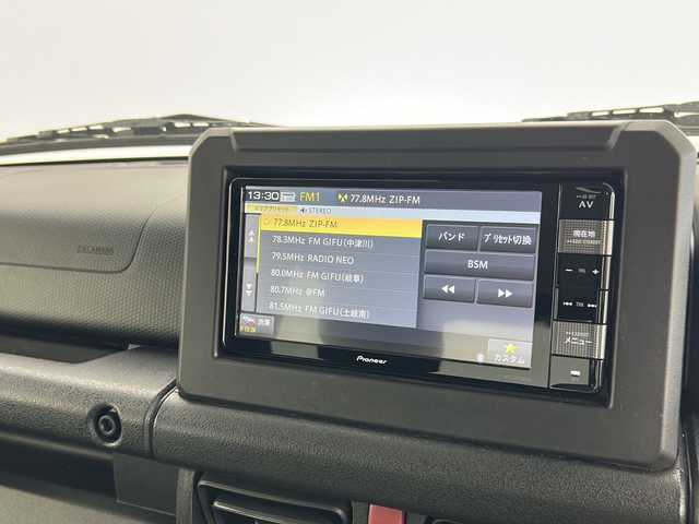 スズキ ジムニー シエラ JC 愛知県 2020(令2)年 2.4万km ブルーイッシュブラックパール3 ワンオーナー/純正8型メモリナビ【Bluetooth CD DVD フルセグ SD 品番：AVIC-RWS901II】/4WD/バックカメラ/ビルトインETC/デジタルインナーミラー【azur製】/・ドライブレコーダー付き/トランスファーレバー/クルーズコントロール/衝突軽減ブレーキ/ダウンヒルアシストコントロール/レーンキープアシスト/LEDライト/オートライト/オートマチックハイビーム/フォグランプ/ヘッドライトウォッシャー/前席シートヒーター/ステアリングリモコン/純正フロアマット/純正ドアバイザー/純正アルミホイール/取扱説明書/保証書/禁煙車