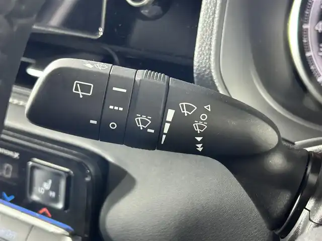 トヨタ ノア S－Z 熊本県 2024(令6)年 2.2万km アティチュードブラックマイカ 純正10.5ナビ/CD/DVD/フルセグTV/Bluetooth/HDMI/純正13.2インチ後席モニター/両側パワースライドドア/トヨタセーフティセンス/プリクラッシュセーフティ/レーンディパーチャーアラート/クリアランスソナー/パーキングサポートブレーキ/ヘッドアップディスプレイ/ロードサインアシスト/レーダークルーズコントロール/オートマッチックハイビーム/ハーフレザーシート/前席シートヒーター/デジタルインナーミラー/サンシェード/オットマン/USB入力/タイプC/USB充電/純正17インチアルミホイール