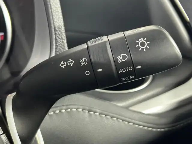 トヨタ ノア S－Z 熊本県 2024(令6)年 2.2万km アティチュードブラックマイカ 純正10.5ナビ/CD/DVD/フルセグTV/Bluetooth/HDMI/純正13.2インチ後席モニター/両側パワースライドドア/トヨタセーフティセンス/プリクラッシュセーフティ/レーンディパーチャーアラート/クリアランスソナー/パーキングサポートブレーキ/ヘッドアップディスプレイ/ロードサインアシスト/レーダークルーズコントロール/オートマッチックハイビーム/ハーフレザーシート/前席シートヒーター/デジタルインナーミラー/サンシェード/オットマン/USB入力/タイプC/USB充電/純正17インチアルミホイール