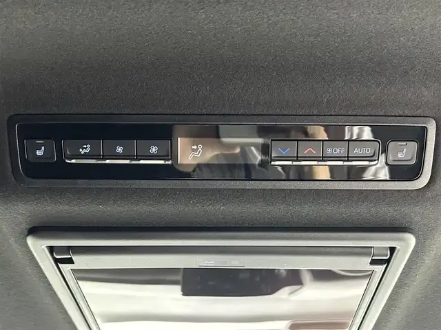 トヨタ ノア S－Z 熊本県 2024(令6)年 2.2万km アティチュードブラックマイカ 純正10.5ナビ/CD/DVD/フルセグTV/Bluetooth/HDMI/純正13.2インチ後席モニター/両側パワースライドドア/トヨタセーフティセンス/プリクラッシュセーフティ/レーンディパーチャーアラート/クリアランスソナー/パーキングサポートブレーキ/ヘッドアップディスプレイ/ロードサインアシスト/レーダークルーズコントロール/オートマッチックハイビーム/ハーフレザーシート/前席シートヒーター/デジタルインナーミラー/サンシェード/オットマン/USB入力/タイプC/USB充電/純正17インチアルミホイール