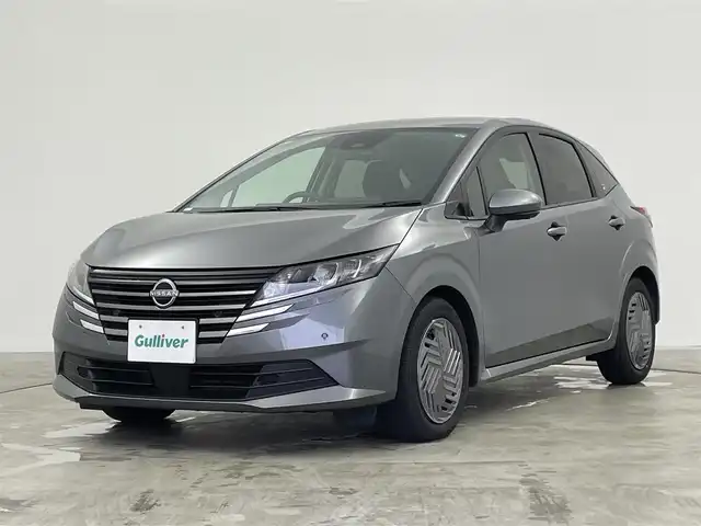 日産 ノート X 群馬県 2024(令6)年 0.8万km ダークメタルグレー 禁煙車　純正ナビ　フルセグ　全方位カメラ　エマージェンシーブレーキ　オートマチックハイビーム　ブラインドスポットモニター　ドライブレコーダー　コーナーセンサー　ビルトインＥＴＣ　プッシュスタート