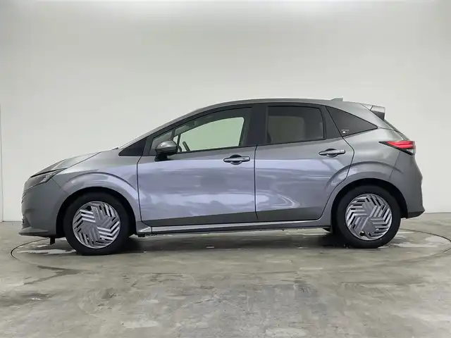 日産 ノート X 群馬県 2024(令6)年 0.8万km ダークメタルグレー 禁煙車　純正ナビ　フルセグ　全方位カメラ　エマージェンシーブレーキ　オートマチックハイビーム　ブラインドスポットモニター　ドライブレコーダー　コーナーセンサー　ビルトインＥＴＣ　プッシュスタート