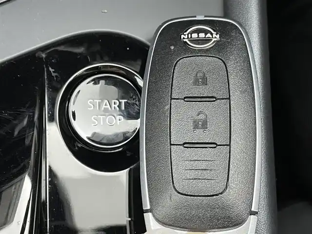 日産 ノート X 群馬県 2024(令6)年 0.8万km ダークメタルグレー 禁煙車　純正ナビ　フルセグ　全方位カメラ　エマージェンシーブレーキ　オートマチックハイビーム　ブラインドスポットモニター　ドライブレコーダー　コーナーセンサー　ビルトインＥＴＣ　プッシュスタート