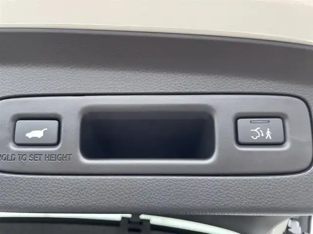 ホンダ ヴェゼル ハイブリッド e:HEV Z 熊本県 2022(令4)年 3万km パール 純正ナビ　BT/USB/AM/FM/フルセグTV/バックカメラ/ホンダセンシング/パワーテールゲート/オートクルーズコントロール/本革巻きステアリング/・ステアリングヒーター/・ステアリングリモコン/・パドルシフト/ビルトインETC2.0/電子パーキング/・オートブレーキホールド/ハーフレザーシート/・D/Nシートヒーター/LEDヘッドライト/・オートライト/プッシュスタート/・スマートキー/・スペアキー×１/ウインカーミラー/・電動格納ミラー