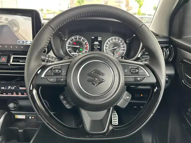 スズキ フロンクス 群馬県 2025(令7)年 0.2万km 茶 アースンブラウンパールメタリック/ブラック2トーンルーフ/ワンオーナー/4WD/純正メモリナビ/(BT/フルセグTV)/全周囲カメラ/ヘッドアップディスプレイ/アダプティブクルーズコントロール/レーンキープアシスト/ETC2.0/シートヒーター(D/N)/ワイヤレス充電器/横滑り防止装置/衝突被害軽減システム/LEDヘッドライト/オートライト/ドアバイザー/プッシュスタート/スマートキー×2/保証書＆取説