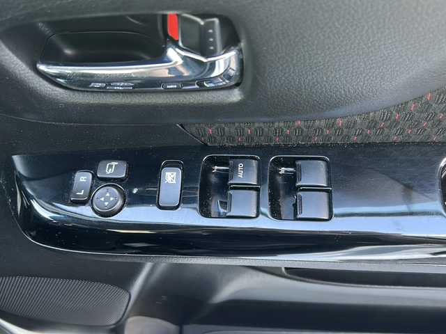 スズキ スペーシア カスタム XS ターボ 埼玉県 2017(平29)年 5.5万km クリスタルホワイトP 純正ナビ　/フルセグ/DVD/CD/BT/FM/AM/両側パワースライドドア/バックカメラ　/運転席シートヒーター　/ビルトインＥＴＣ　/クルーズコントロール　/パドルシフト　/衝突軽減システム　/アイドリングストップ　/レーンキープアシスト　/フォグランプ/ステアリングスイッチ/オートライト/保証書　/取扱説明書