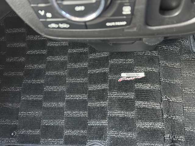 スズキ スペーシア カスタム XS ターボ 埼玉県 2017(平29)年 5.5万km クリスタルホワイトP 純正ナビ　/フルセグ/DVD/CD/BT/FM/AM/両側パワースライドドア/バックカメラ　/運転席シートヒーター　/ビルトインＥＴＣ　/クルーズコントロール　/パドルシフト　/衝突軽減システム　/アイドリングストップ　/レーンキープアシスト　/フォグランプ/ステアリングスイッチ/オートライト/保証書　/取扱説明書