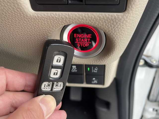 ホンダ Ｎ ＢＯＸ G L ホンダセンシング 島根県 2018(平30)年 5.2万km プラチナホワイトパール ホンダセンシング/社外メモリナビゲーション(CN-RE04D)/フルセグ BT CD DVD/レーダークルーズコントロール/両側パワースライドドア/社外前方ドライブレコーダー(HDR-357GH)/バックカメラ/ビルトインETC/LEDヘッドライト/AUTOライト