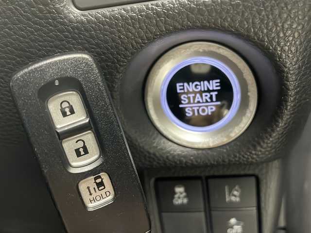 ホンダ Ｎ ＢＯＸ カスタム G L ホンダセンシング 茨城県 2017(平29)年 3.2万km シャイニンググレーM 純正ナビ/フルセグTV/バックカメラ/ETC/ドライブレコーダー/追従クルーズコントロール/片側パワースライドドア/純正14インチアルミホイール/コーナーセンサー/アイドリングストップ/LEDヘッドライト/衝突軽減ブレーキ/横滑り防止装置