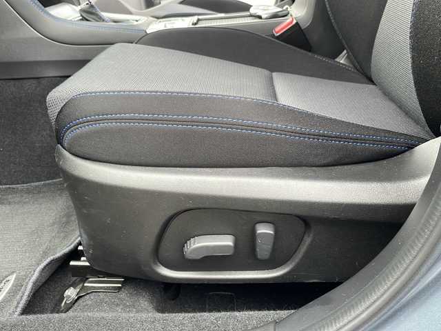 スバル レヴォーグ 1．6GT－S アイサイト 島根県 2014(平26)年 6.4万km スティールブルーグレーM アイサイト/4WD/ターボ/社外7インチSDナビゲーション(CN-R300D)/フルセグ SD CD DVD/レーダークルーズコントロール/バックカメラ/パドルシフト/D/N席パワーシート/LEDヘッドライト/AUTOライト/フォグライト/ETC/電子パーキング/アイドリングストップ/革巻きステアリング/ISOFIX/純正18インチアルミホイール