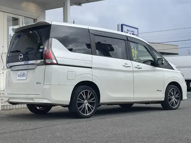 日産 セレナ