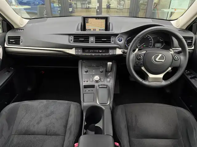 レクサス ＣＴ 200h バージョンC 栃木県 2014(平26)年 8.3万km ブラック 電動ムーンルーフ/純正SDナビ/Bluetoothオーディオ/DVD再生機能/フルセグTV走行中視聴可能/ステアリングリモコン/バックカメラ/前席パワーシート/前席シートヒーター/クリアランスソナー /クルーズコントロール/ビルトインETC/パドルシフト/LEDヘッドライト&フォグランプ/オプション純正17インチAW/前後ドライブレコーダー/スマートキー×2/カードキー×1