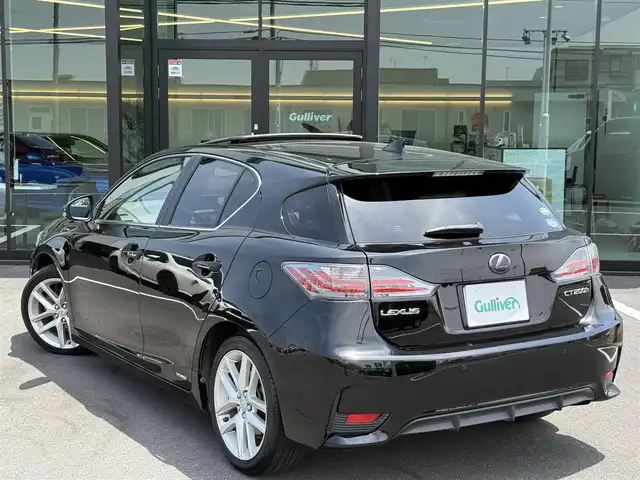 レクサス ＣＴ 200h バージョンC 栃木県 2014(平26)年 8.3万km ブラック 電動ムーンルーフ/純正SDナビ/Bluetoothオーディオ/DVD再生機能/フルセグTV走行中視聴可能/ステアリングリモコン/バックカメラ/前席パワーシート/前席シートヒーター/クリアランスソナー /クルーズコントロール/ビルトインETC/パドルシフト/LEDヘッドライト&フォグランプ/オプション純正17インチAW/前後ドライブレコーダー/スマートキー×2/カードキー×1