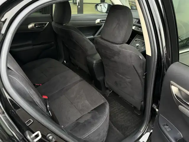 レクサス ＣＴ 200h バージョンC 栃木県 2014(平26)年 8.3万km ブラック 電動ムーンルーフ/純正SDナビ/Bluetoothオーディオ/DVD再生機能/フルセグTV走行中視聴可能/ステアリングリモコン/バックカメラ/前席パワーシート/前席シートヒーター/クリアランスソナー /クルーズコントロール/ビルトインETC/パドルシフト/LEDヘッドライト&フォグランプ/オプション純正17インチAW/前後ドライブレコーダー/スマートキー×2/カードキー×1