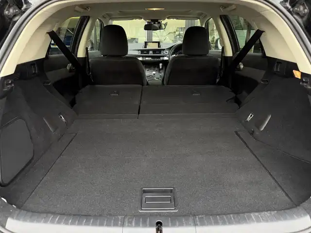 レクサス ＣＴ 200h バージョンC 栃木県 2014(平26)年 8.3万km ブラック 電動ムーンルーフ/純正SDナビ/Bluetoothオーディオ/DVD再生機能/フルセグTV走行中視聴可能/ステアリングリモコン/バックカメラ/前席パワーシート/前席シートヒーター/クリアランスソナー /クルーズコントロール/ビルトインETC/パドルシフト/LEDヘッドライト&フォグランプ/オプション純正17インチAW/前後ドライブレコーダー/スマートキー×2/カードキー×1