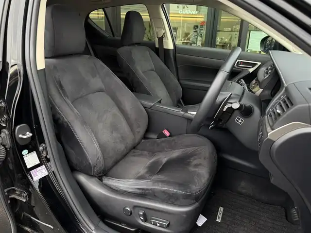 レクサス ＣＴ 200h バージョンC 栃木県 2014(平26)年 8.3万km ブラック 電動ムーンルーフ/純正SDナビ/Bluetoothオーディオ/DVD再生機能/フルセグTV走行中視聴可能/ステアリングリモコン/バックカメラ/前席パワーシート/前席シートヒーター/クリアランスソナー /クルーズコントロール/ビルトインETC/パドルシフト/LEDヘッドライト&フォグランプ/オプション純正17インチAW/前後ドライブレコーダー/スマートキー×2/カードキー×1