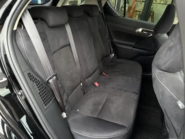 レクサス ＣＴ 200h バージョンC 栃木県 2014(平26)年 8.3万km ブラック 電動ムーンルーフ/純正SDナビ/Bluetoothオーディオ/DVD再生機能/フルセグTV走行中視聴可能/ステアリングリモコン/バックカメラ/前席パワーシート/前席シートヒーター/クリアランスソナー /クルーズコントロール/ビルトインETC/パドルシフト/LEDヘッドライト&フォグランプ/オプション純正17インチAW/前後ドライブレコーダー/スマートキー×2/カードキー×1
