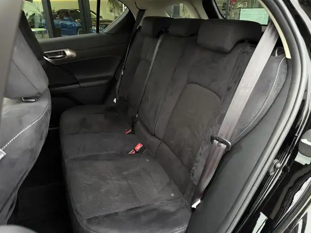 レクサス ＣＴ 200h バージョンC 栃木県 2014(平26)年 8.3万km ブラック 電動ムーンルーフ/純正SDナビ/Bluetoothオーディオ/DVD再生機能/フルセグTV走行中視聴可能/ステアリングリモコン/バックカメラ/前席パワーシート/前席シートヒーター/クリアランスソナー /クルーズコントロール/ビルトインETC/パドルシフト/LEDヘッドライト&フォグランプ/オプション純正17インチAW/前後ドライブレコーダー/スマートキー×2/カードキー×1