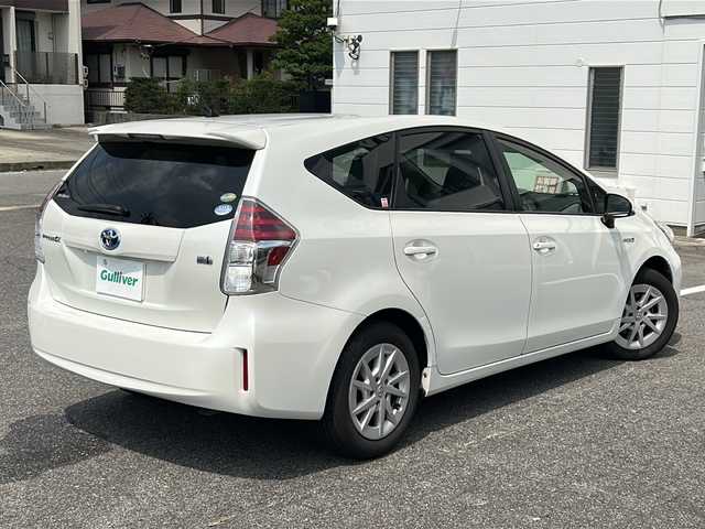 トヨタ プリウス α S 愛知県 2015(平27)年 8.3万km ホワイトパールクリスタルシャイン /禁煙車//ワンオーナー//社外ナビ・フルセグTV//ETC//バックカメラ//電動格納ウィンカーミラー//TRC//ECO.PWR.EVモード//オートライト//フォグランプ//プッシュスタート//純正フロアマット//新車保証書//取扱説明書//スペアキー