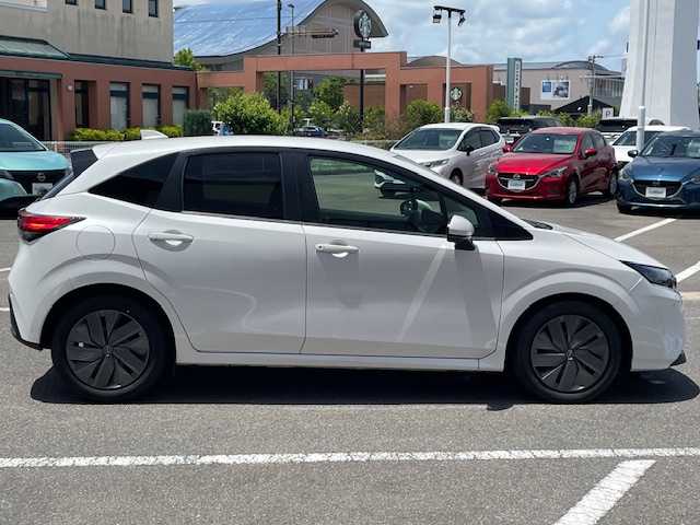 日産 ノート X 長崎県 2023(令5)年 6.7万km ピュアホワイトパール 純正メモリーナビ/BT/USB/HDMI/フルセグTV/アラウンドビューモニター/エマージェンシーブレーキ/プロパイロット/デジタルインナーミラー/ステアリングスイッチ/ハンドル支援/オートマチックハイビーム/コーナーセンサー前後/ビルトインETC2.0/スマートキー×2