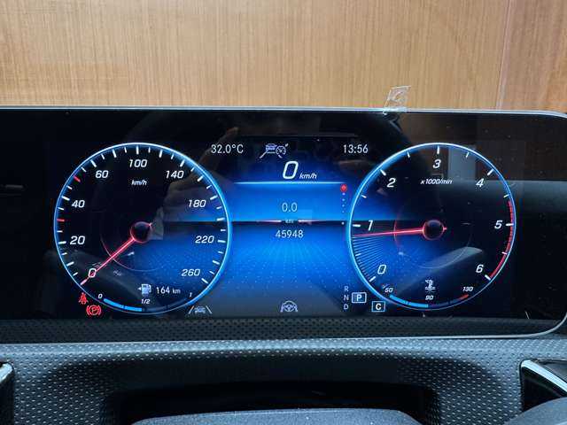 メルセデス・ベンツ Ａ２００ｄ AMGライン 千葉県 2019(令1)年 4.6万km ジュピターレッド ＡＣＣ　/半革シート　/ナビ　/ＴＶ　/Ｂカメラ　/電動シート　/シートヒーター　/アクティブパーキングアシスト　/ＬＥＤヘッドライト　/オートハイビーム　/衝突軽減Ｂ　/ＢＳＭ　/ＬＫＡ　/ＥＴＣ　/ドラレコ　/禁煙車