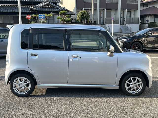 ダイハツ ムーヴ コンテ カスタム G 愛知県 2013(平25)年 4.7万km ブライトシルバーメタリック /禁煙車//ワンオーナー//新車保証書//取扱説明書//電動格納ウィンカーミラー//社外オーディオ//スマートキー//ドアバイザー//HIDライト//純正１４インチアルミ//純正フロアマット