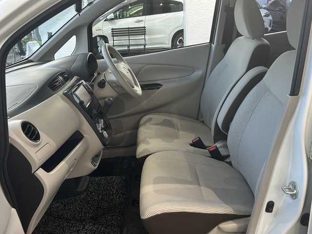 日産 デイズ J 高知県 2019(平31)年 7.3万km ホワイト 純正フルセグナビ　/（ＭＪ１１８Ｄ－Ｗ）/【Ｂｌｕｅｔｏｏｔｈ　ＣＤ　ＴＶ　】/衝突被害軽減システム/純正フロアマット/ドライブレコーダー　/保証書　/取扱説明書