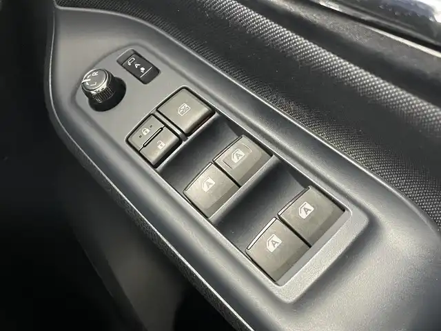 トヨタ ヴォクシー ZS 煌 茨城県 2016(平28)年 8.6万km アイスチタニウムマイカメタリック 純正ナビ/バックカメラ/フルセグ/衝突被害軽減ブレーキ/車線逸脱抑制装置/オートマチックハイビーム/両側電動スライドドア/ETC/純正16インチAW/LEDヘッドライト/スマートキー