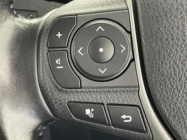 トヨタ ヴォクシー ZS 煌 茨城県 2016(平28)年 8.6万km アイスチタニウムマイカメタリック 純正ナビ/バックカメラ/フルセグ/衝突被害軽減ブレーキ/車線逸脱抑制装置/オートマチックハイビーム/両側電動スライドドア/ETC/純正16インチAW/LEDヘッドライト/スマートキー