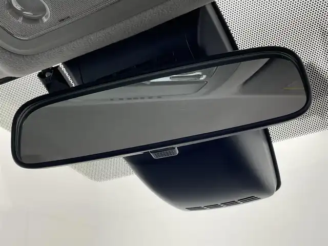トヨタ ヴォクシー ZS 煌 茨城県 2016(平28)年 8.6万km アイスチタニウムマイカメタリック 純正ナビ/バックカメラ/フルセグ/衝突被害軽減ブレーキ/車線逸脱抑制装置/オートマチックハイビーム/両側電動スライドドア/ETC/純正16インチAW/LEDヘッドライト/スマートキー