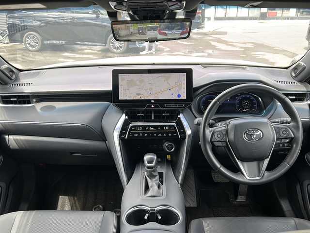 トヨタ ハリアー ハイブリッド Z レザーパッケージ 青森県 2023(令5)年 1.3万km プラチナホワイトパールマイカ ・4WD/・純正ディスプレイオーディオナビ/・プレミアムJBLサウンド/・フルセグ/Bluetooth/・全方位モニター/・デジタルインナーミラー/・ガラスルーフ/・本革シート(黒)/・シートヒーター/・エアシート/・衝突軽減ブレーキ/・ブラインドスポットモニター/・レーンキープアシスト/・レーダークルーズコントロール/・前後コーナーセンサー/・パワーバックドア/・置くだけ充電/・ステリングヒーター/・純正LEDヘッドライト/・オートマチックハイビーム/・ETC/・スマートキー/・プッシュスタート/・純正19インチAW/・スペアキー/・保証書・取説あり