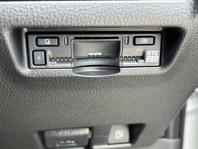 トヨタ ハリアー ハイブリッド Z レザーパッケージ 青森県 2023(令5)年 1.3万km プラチナホワイトパールマイカ ・4WD/・純正ディスプレイオーディオナビ/・プレミアムJBLサウンド/・フルセグ/Bluetooth/・全方位モニター/・デジタルインナーミラー/・ガラスルーフ/・本革シート(黒)/・シートヒーター/・エアシート/・衝突軽減ブレーキ/・ブラインドスポットモニター/・レーンキープアシスト/・レーダークルーズコントロール/・前後コーナーセンサー/・パワーバックドア/・置くだけ充電/・ステリングヒーター/・純正LEDヘッドライト/・オートマチックハイビーム/・ETC/・スマートキー/・プッシュスタート/・純正19インチAW/・スペアキー/・保証書・取説あり