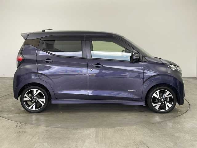 日産 デイズ ハイウェイスターG ターボ 兵庫県 2019(令1)年 1.9万km プレミアムパープルP ・純正ナビ/CD/DVD/BT/TV/AUX/・アラウンドビューモニター/・ETC/・ターボ/・前後ドライブレコーダー/・エマージェンシーブレーキ/・横滑り防止装置/・クリアランスソナー/・ＬＥＤヘッドライト/・オートライト/・フォグランプ/・アイドリングストップ/・ステアリングスイッチ/・純正15インチアルミホイール/・プッシュスタート/・インテリジェントキー/・スペアキー/・サイドエアバッグ/・取扱説明書/・保証書