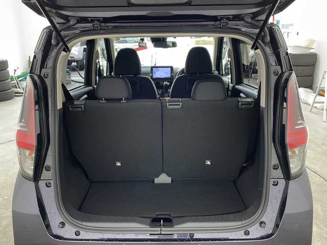 日産 デイズ ハイウェイスターG ターボ 兵庫県 2019(令1)年 1.9万km プレミアムパープルP ・純正ナビ/CD/DVD/BT/TV/AUX/・アラウンドビューモニター/・ETC/・ターボ/・前後ドライブレコーダー/・エマージェンシーブレーキ/・横滑り防止装置/・クリアランスソナー/・ＬＥＤヘッドライト/・オートライト/・フォグランプ/・アイドリングストップ/・ステアリングスイッチ/・純正15インチアルミホイール/・プッシュスタート/・インテリジェントキー/・スペアキー/・サイドエアバッグ/・取扱説明書/・保証書