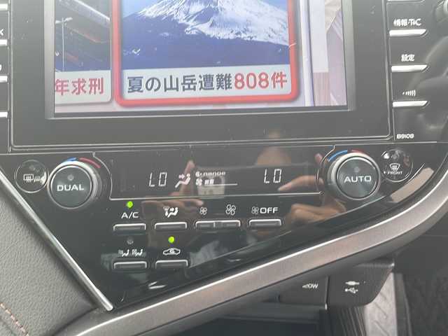 トヨタ カムリ G レザーパッケージ 香川県 2017(平29)年 7.3万km アティチュードブラックマイカ 純正メーカーOPナビ（高精細8型ワイドタッチディスプレイ）/フルセグテレビ/DVD/BD再生機能/サンルーフ/前後ドライブレコーダー/パワーシート/シートヒーター/モデリスタエアロ（フロント，サイド，リア）/前後コーナーセンサー/ブラインドスポットモニター/ヘッドアップディスプレイ/ETC