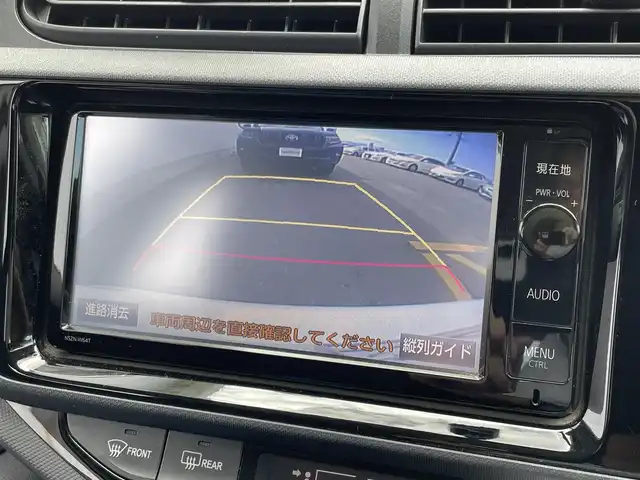 トヨタ アクア S 佐賀県 2015(平27)年 5万km ライムホワイトパールクリスタルシャイン ワンオーナー/純正SDナビゲーション/・フルセグTV/CD/DVD/SD/Bluetooth/社外デジタルインナーミラー(前後ドライブレコーダー機能付)/ビルトインETC/横滑り防止装置/ISOFIX対応/ステアリングリモコン/純正フロアマット/純正ドアバイザ―/スペアキー１本