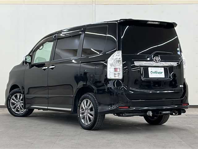 トヨタ ヴォクシー ZS 煌Ⅱ 道央・札幌 2012(平24)年 8万km ブラック /社外ディスプレイオーディオ//バックカメラ//フリップダウンモニター//両側パワースライドドア//ETC//プッシュスタート//オートライト//純正フロアマット//純正ドアバイザー//ダブルエアバック